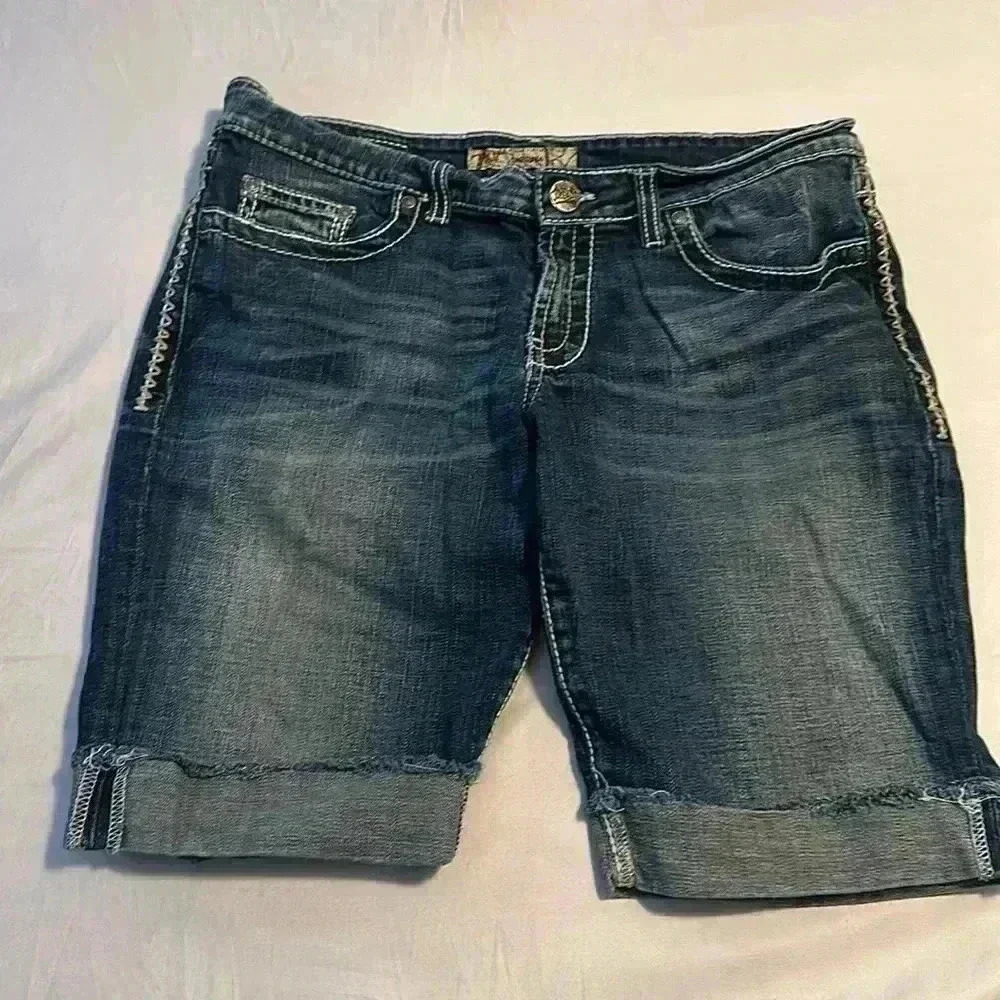 BKE Sabrina dark wash low rise shorts, size 32